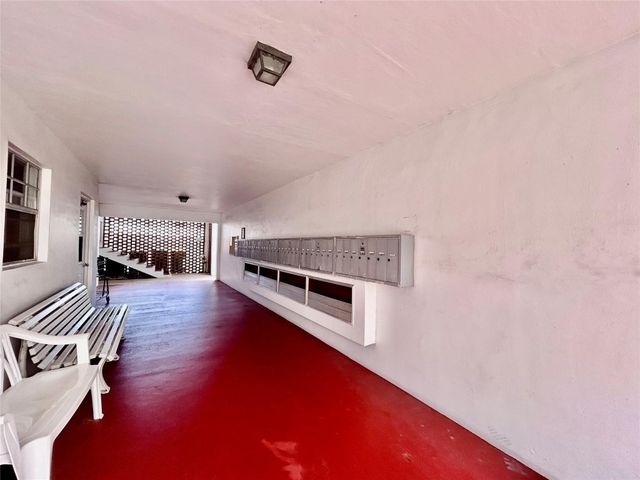 2050 NE 39th Street 207, Lighthouse Point, FL 33064