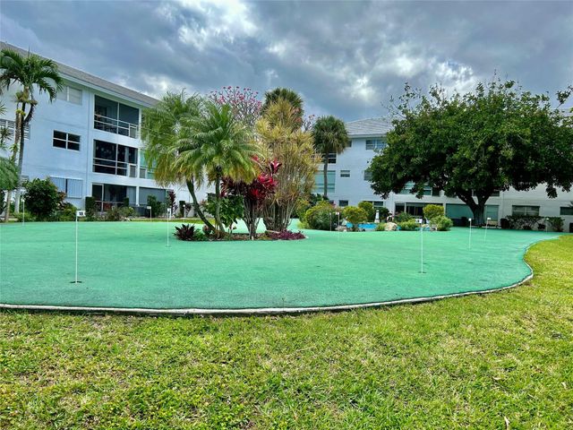 2050 NE 39th Street 207, Lighthouse Point, FL 33064