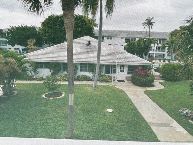 2050 NE 39th Street 207, Lighthouse Point, FL 33064