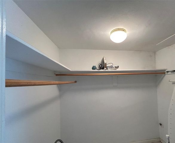 2050 NE 39th Street 207, Lighthouse Point, FL 33064