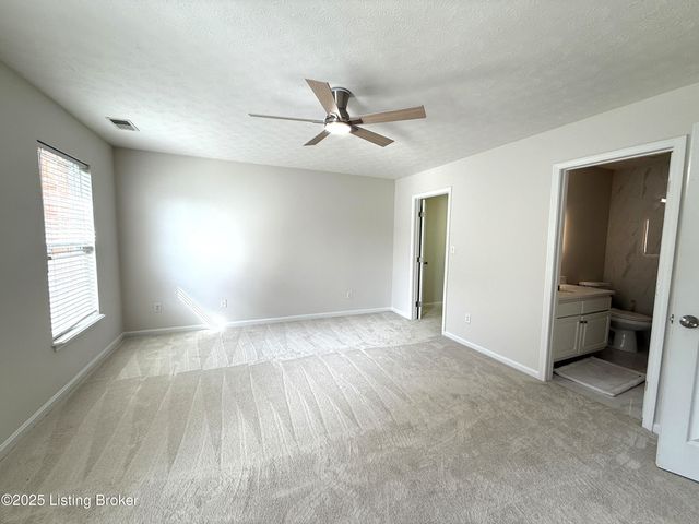 10014 Grey Hawk Dr, Louisville, KY 40219