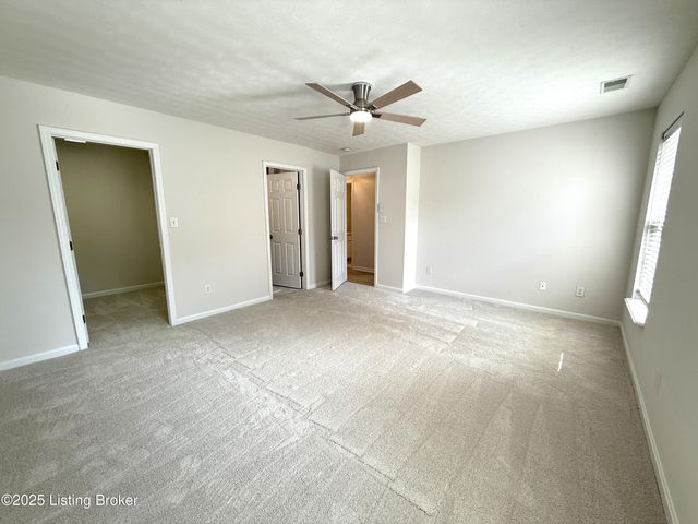 10014 Grey Hawk Dr, Louisville, KY 40219