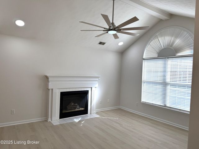 10014 Grey Hawk Dr, Louisville, KY 40219
