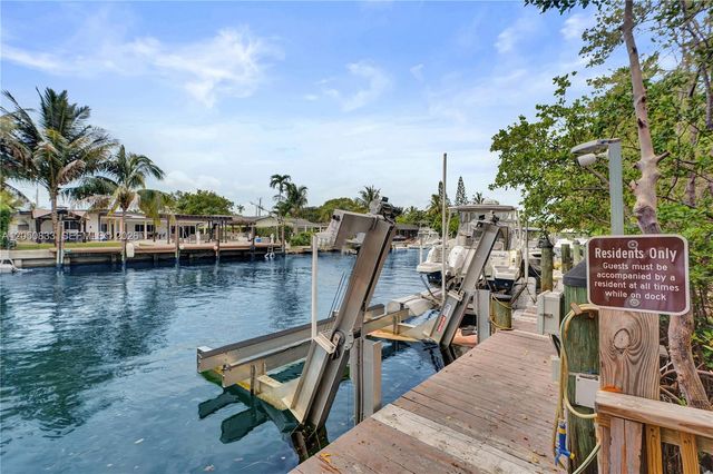 2404 NE 135th Street 2404, North Miami, FL 33181