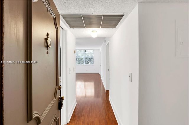 9430 Live Oak Place 407, Davie, FL 33324