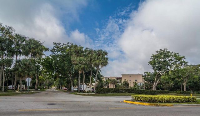 9430 Live Oak Place 407, Davie, FL 33324