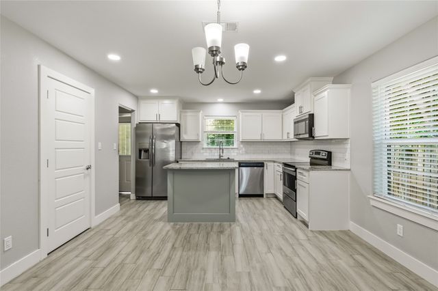 318 E Munson Street, Denison, TX 75021