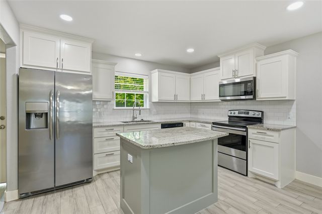318 E Munson Street, Denison, TX 75021