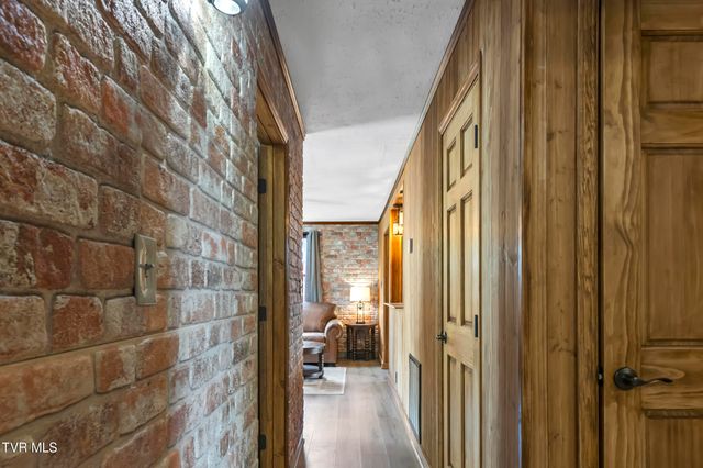 323 Sequoyah Drive, Kingsport, TN 37660