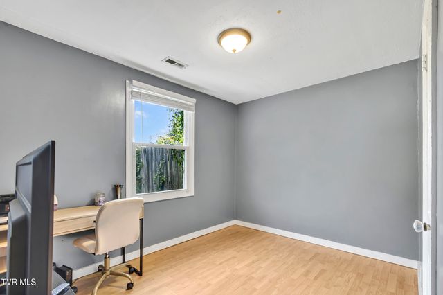 323 Sequoyah Drive, Kingsport, TN 37660