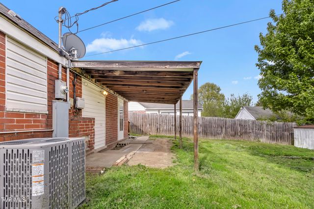 323 Sequoyah Drive, Kingsport, TN 37660