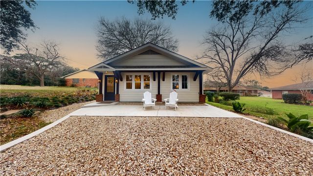 101 East Bryan, Brenham, TX 77833