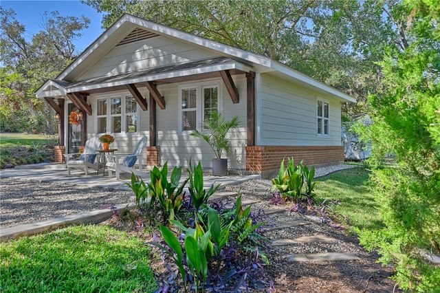 101 East Bryan, Brenham, TX 77833