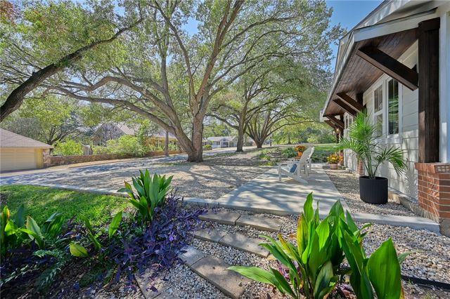 101 East Bryan, Brenham, TX 77833