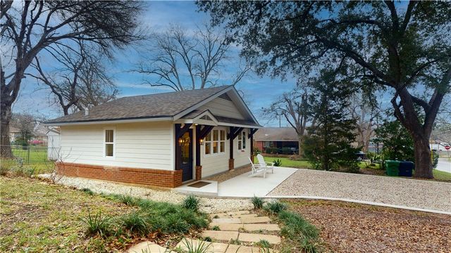 101 East Bryan, Brenham, TX 77833