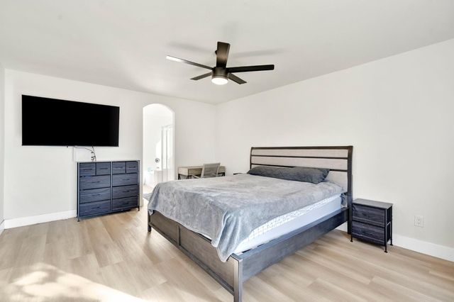 466 W Meadow Lane, Kingsburg, CA 93631