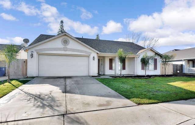 466 W Meadow Lane, Kingsburg, CA 93631