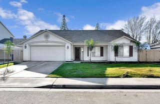 466 W Meadow Lane, Kingsburg, CA 93631