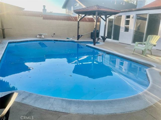 1426 E Tam O Shanter, Ontario, CA 91761