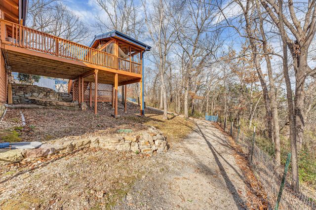 149 Princeton Avenue, Hollister, MO 65672