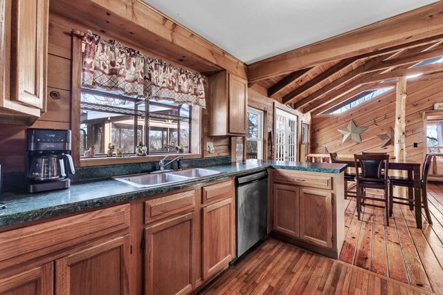 149 Princeton Avenue, Hollister, MO 65672