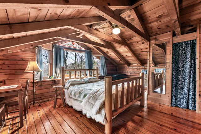 149 Princeton Avenue, Hollister, MO 65672