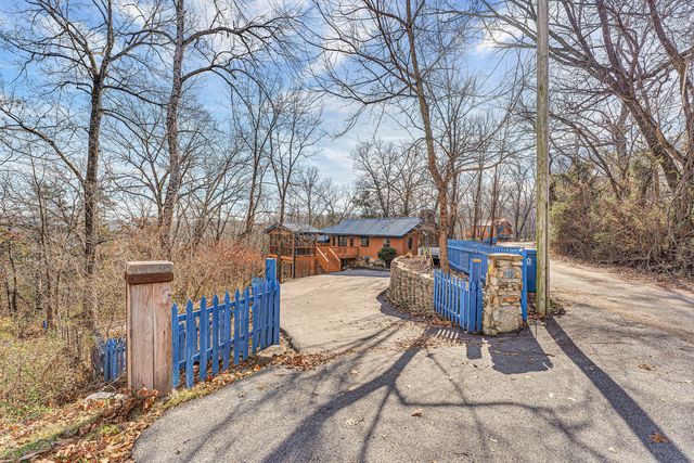 149 Princeton Avenue, Hollister, MO 65672