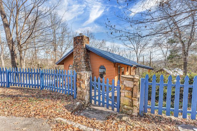 149 Princeton Avenue, Hollister, MO 65672