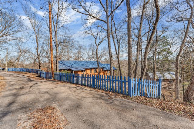 149 Princeton Avenue, Hollister, MO 65672