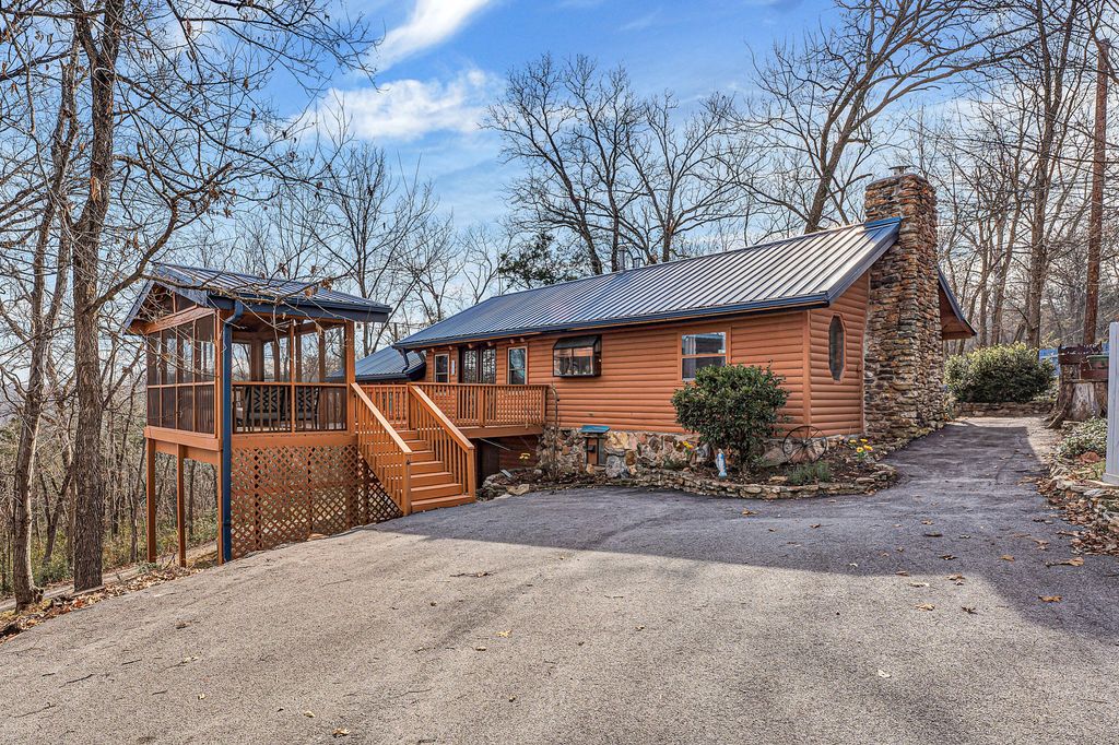 149 Princeton Avenue, Hollister, MO 65672