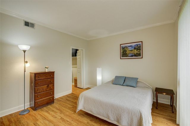 2100 Tanglewilde Street 349, Houston, TX 77063