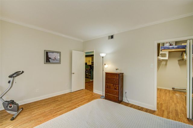 2100 Tanglewilde Street 349, Houston, TX 77063