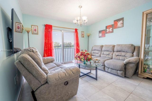 9917 W Okeechobee Road 3306, Hialeah Gardens, FL 33016