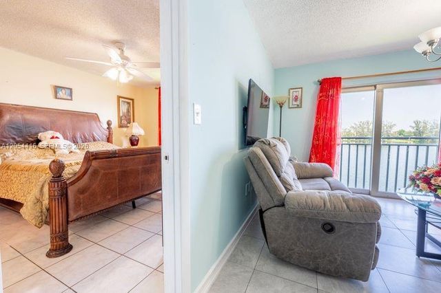 9917 W Okeechobee Road 3306, Hialeah Gardens, FL 33016