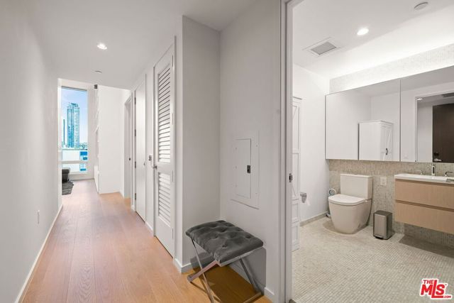 877 Francisco Street 806, Los Angeles, CA 90017