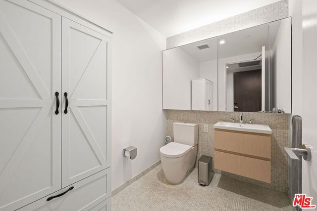 877 Francisco Street 806, Los Angeles, CA 90017