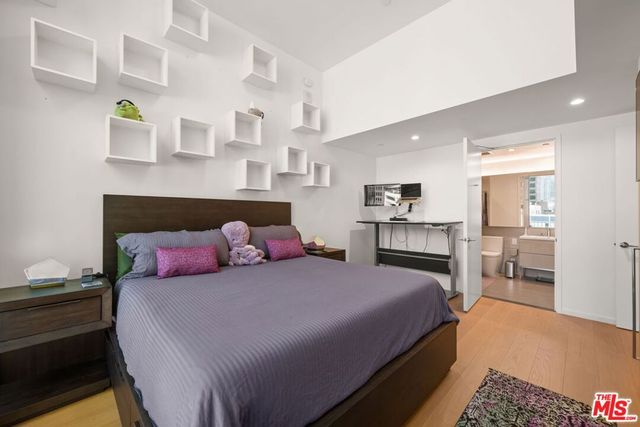 877 Francisco Street 806, Los Angeles, CA 90017