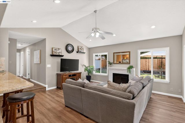 4634 Klamath Ct, Pleasanton, CA 94566