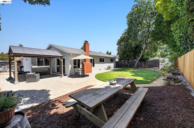 4634 Klamath Ct, Pleasanton, CA 94566