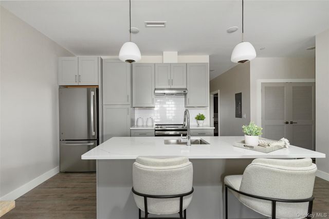 6 Hudson West Drive 322 322, 707, 919, 922, Marlboro, NY 12542