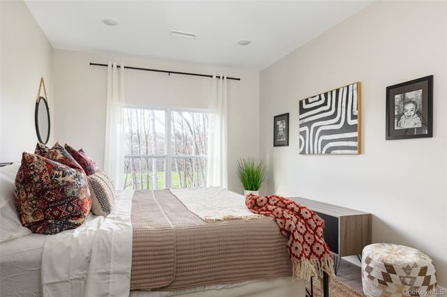 6 Hudson West Drive 322 322, 707, 919, 922, Marlboro, NY 12542