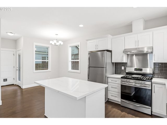 8209 Se 69TH Ave, Portland, OR 97206