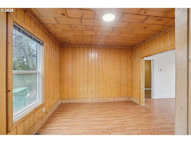 3951 Se HOLGATE Blvd, Portland, OR 97202