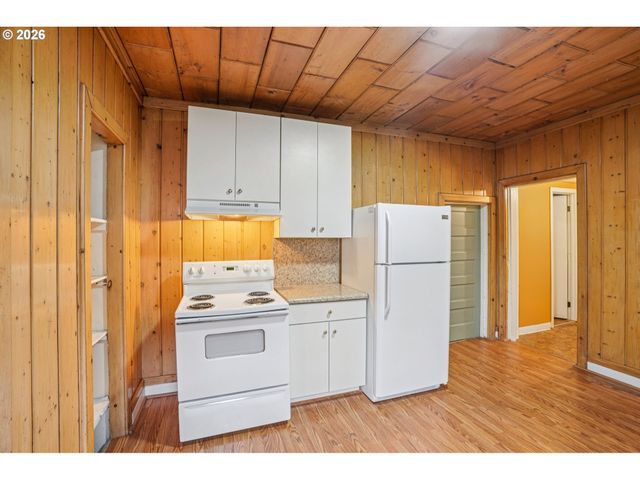 3951 Se HOLGATE Blvd, Portland, OR 97202