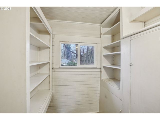 3951 Se HOLGATE Blvd, Portland, OR 97202