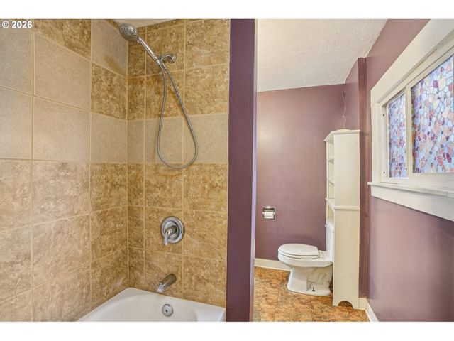 3951 Se HOLGATE Blvd, Portland, OR 97202