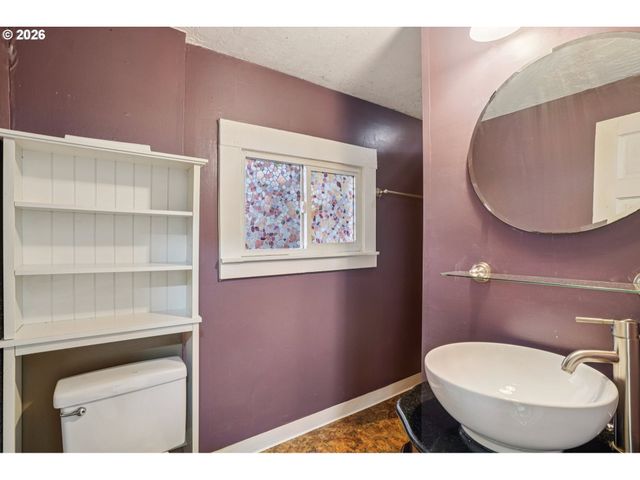 3951 Se HOLGATE Blvd, Portland, OR 97202