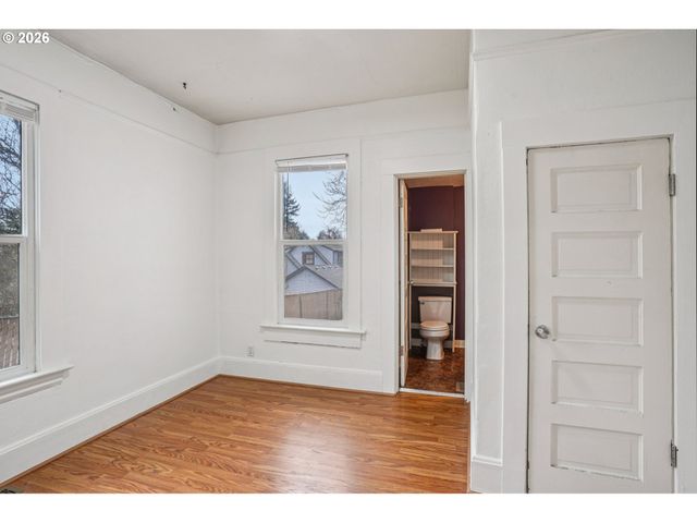 3951 Se HOLGATE Blvd, Portland, OR 97202