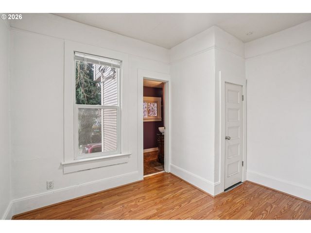 3951 Se HOLGATE Blvd, Portland, OR 97202