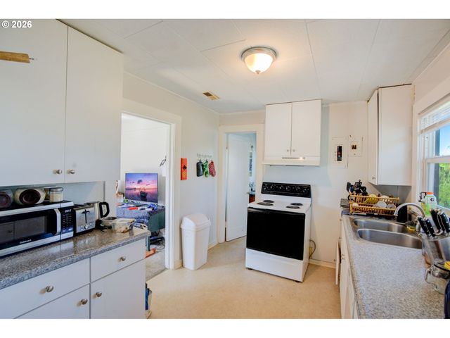 3951 Se HOLGATE Blvd, Portland, OR 97202